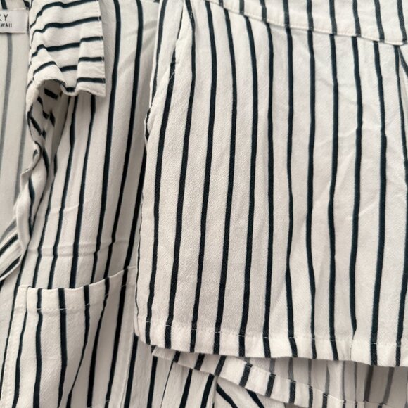 Ava Sky white strips shorts/top set sz S/XS - Picture 2 of 4